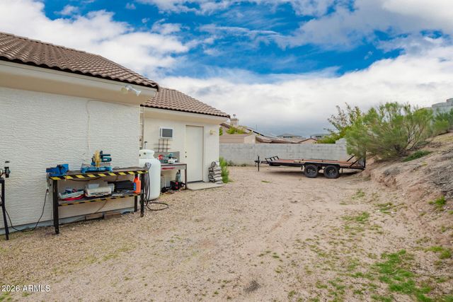 560 W TOPEKA Drive, Wickenburg, AZ 85390