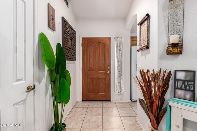 560 W TOPEKA Drive, Wickenburg, AZ 85390