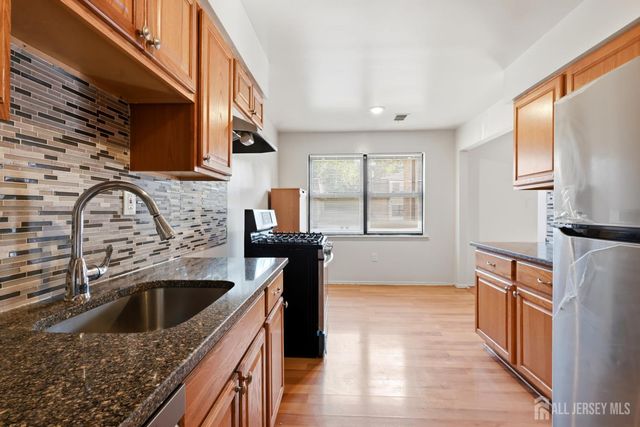 1728 Raspberry Court, Edison, NJ 08817