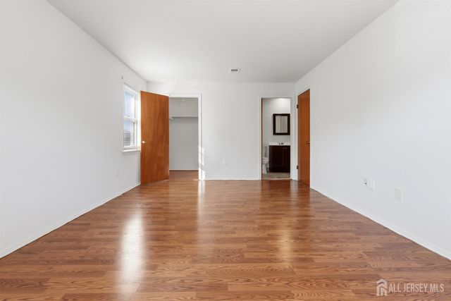 1728 Raspberry Court, Edison, NJ 08817