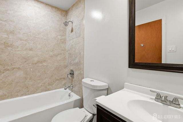 1728 Raspberry Court, Edison, NJ 08817