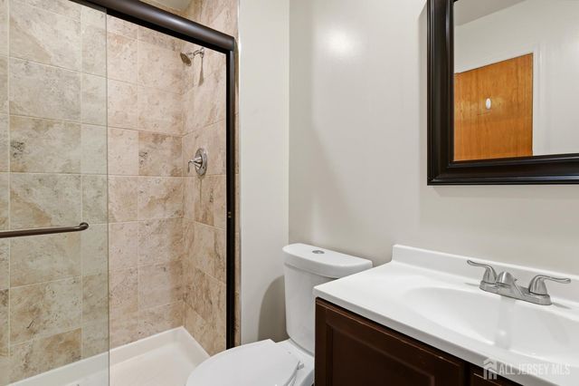1728 Raspberry Court, Edison, NJ 08817