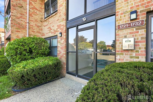 1728 Raspberry Court, Edison, NJ 08817