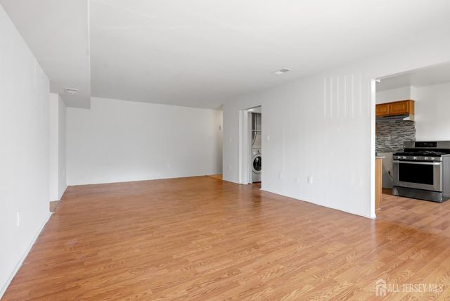 1728 Raspberry Court, Edison, NJ 08817