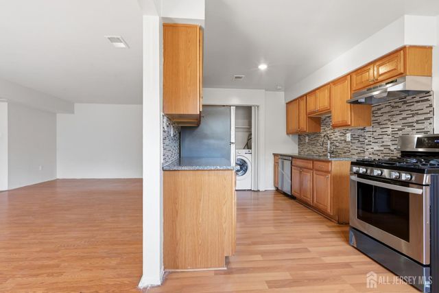 1728 Raspberry Court, Edison, NJ 08817