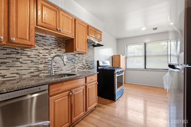 1728 Raspberry Court, Edison, NJ 08817