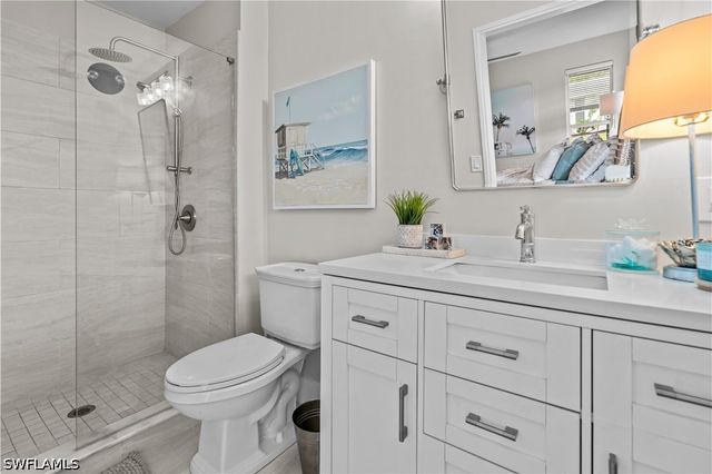 260 Lanchester CT 36, Naples, FL 34112