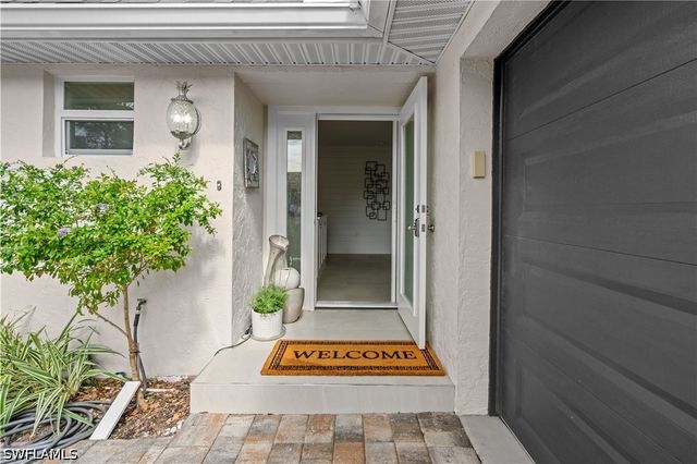 260 Lanchester CT 36, Naples, FL 34112