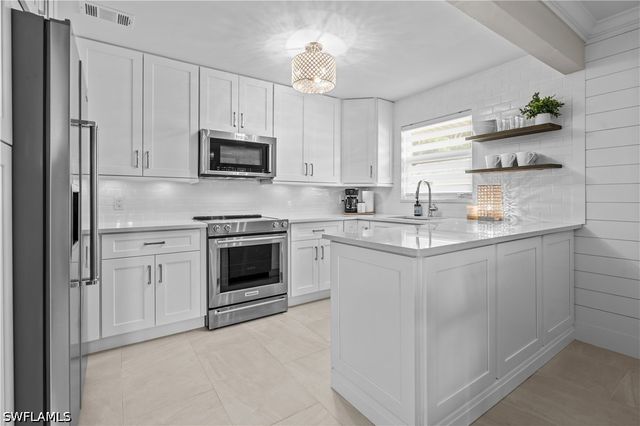 260 Lanchester CT 36, Naples, FL 34112