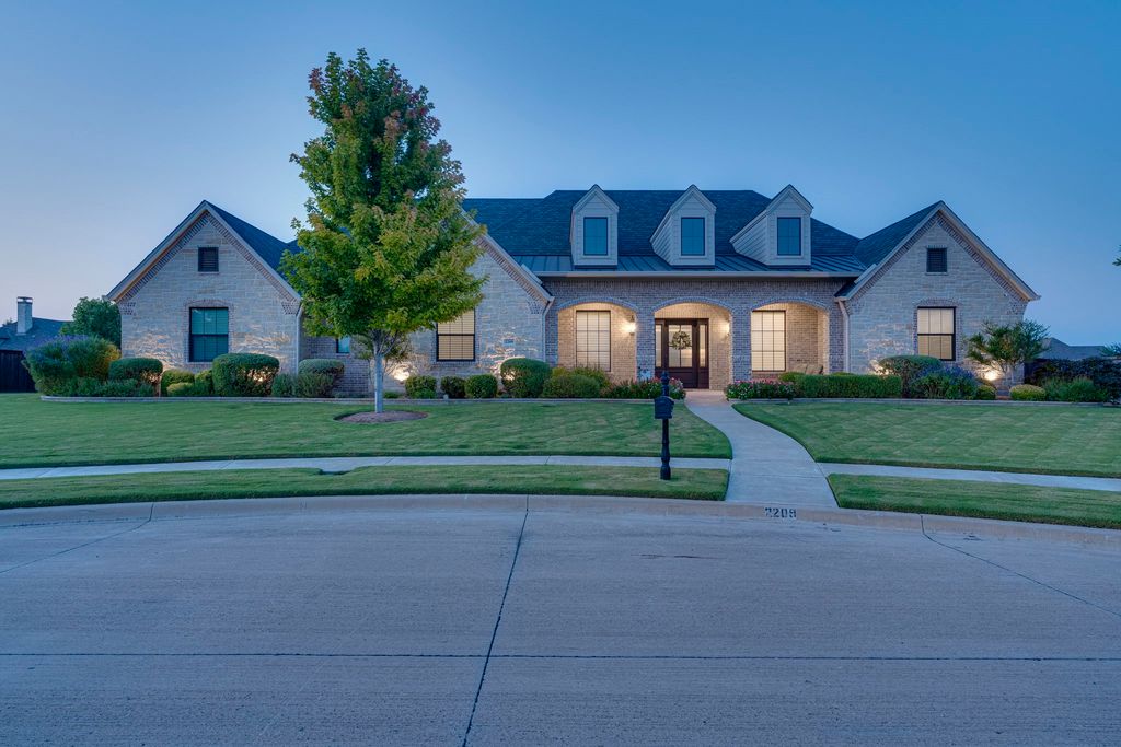 2209 Lyons, Midlothian, TX 76065