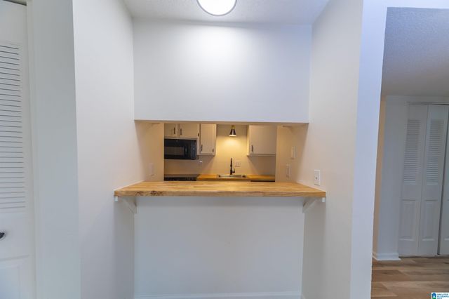 418 Skyview Dr Apt C, Birmingham, AL 35209
