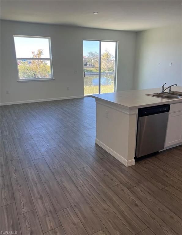 Image 2 of property listing at 916 NW 3rd AVE, Cape Coral, FL 33993