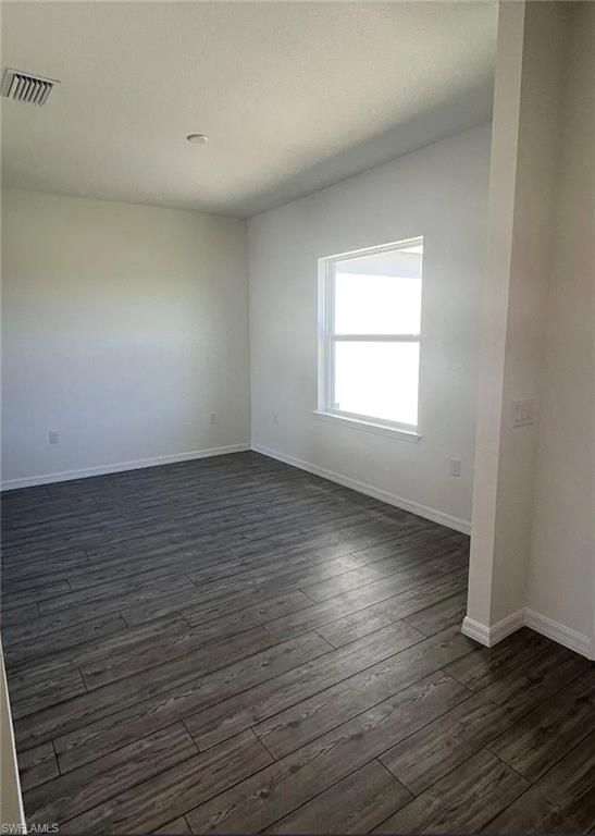 Image 4 of property listing at 916 NW 3rd AVE, Cape Coral, FL 33993