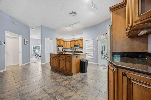715 JESSANDA CIRCLE, Lakeland, FL 33813