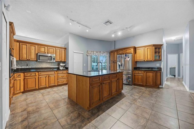 715 JESSANDA CIRCLE, Lakeland, FL 33813