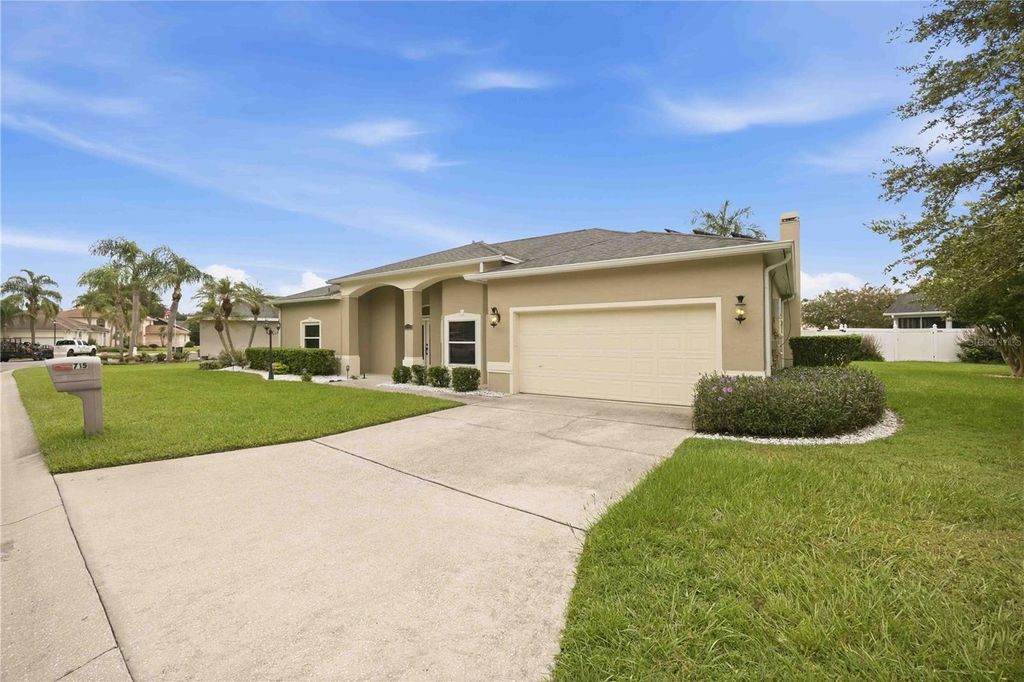 715 JESSANDA CIRCLE, Lakeland, FL 33813