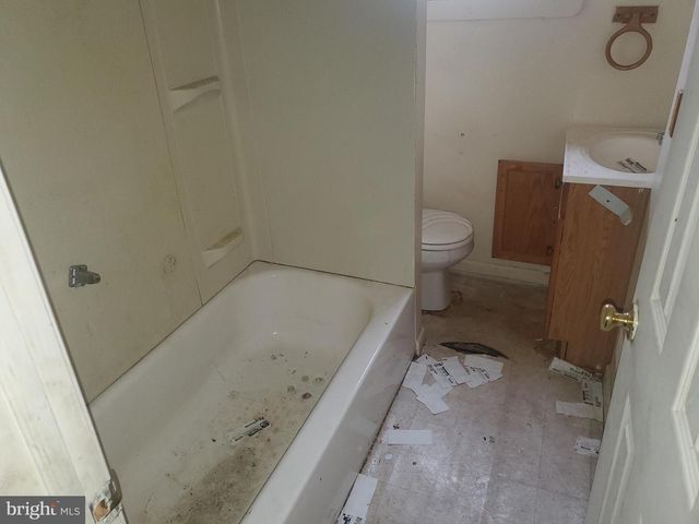 1025 W 5TH ST, Chester, PA 19013