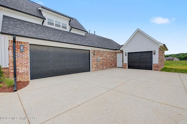 2401 Lauren Way, Hernando, MS 38632