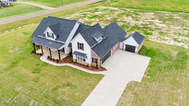 2401 Lauren Way, Hernando, MS 38632