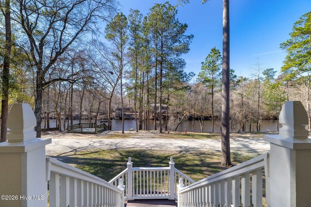 815 Riverview Drive, Burgaw, NC 28425