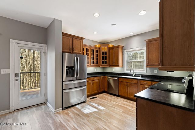 815 Riverview Drive, Burgaw, NC 28425