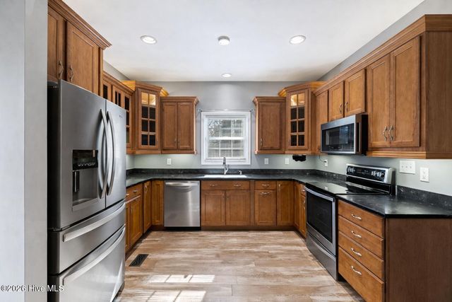 815 Riverview Drive, Burgaw, NC 28425