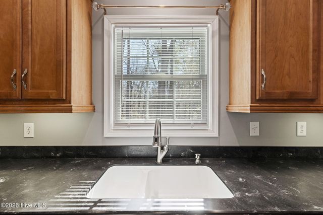815 Riverview Drive, Burgaw, NC 28425