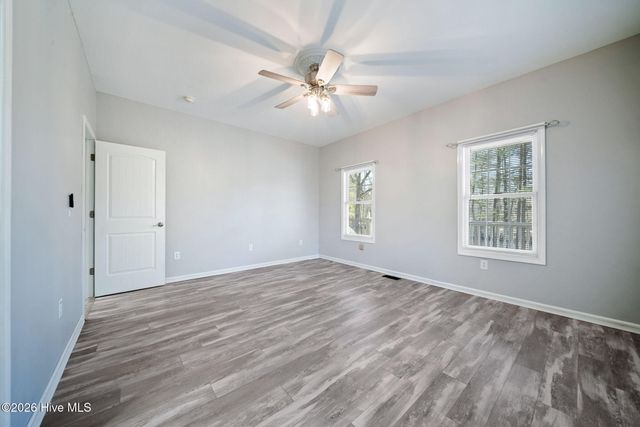 815 Riverview Drive, Burgaw, NC 28425