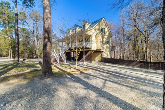 815 Riverview Drive, Burgaw, NC 28425