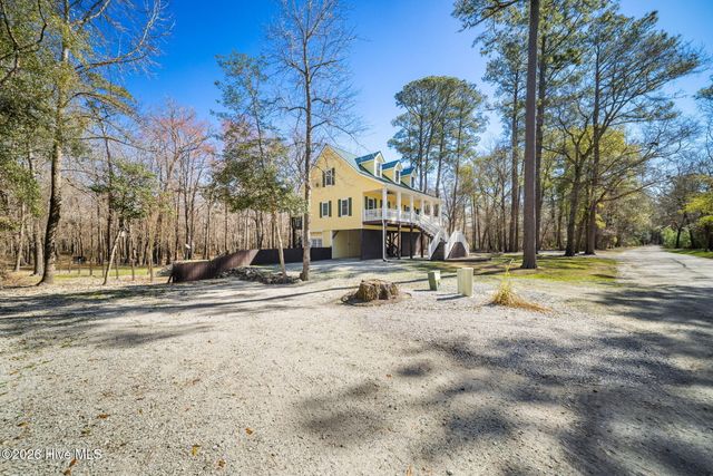 815 Riverview Drive, Burgaw, NC 28425
