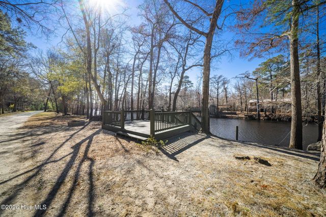 815 Riverview Drive, Burgaw, NC 28425