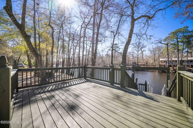 815 Riverview Drive, Burgaw, NC 28425