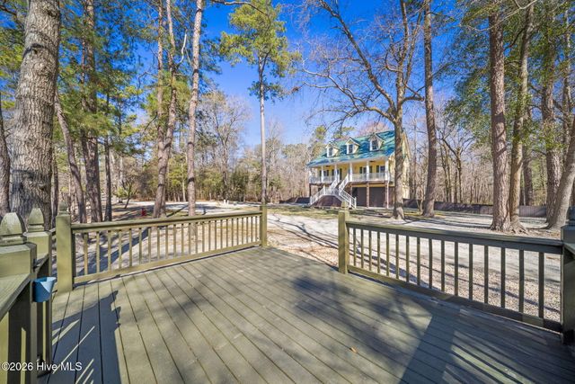 815 Riverview Drive, Burgaw, NC 28425