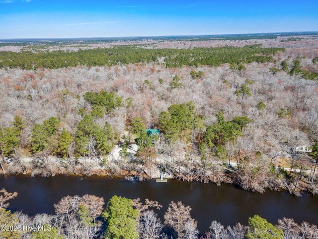 815 Riverview Drive, Burgaw, NC 28425