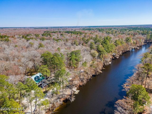 815 Riverview Drive, Burgaw, NC 28425