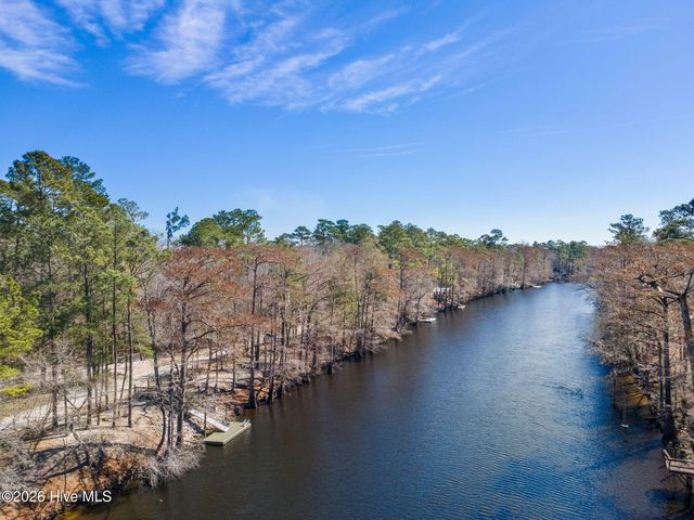 815 Riverview Drive, Burgaw, NC 28425