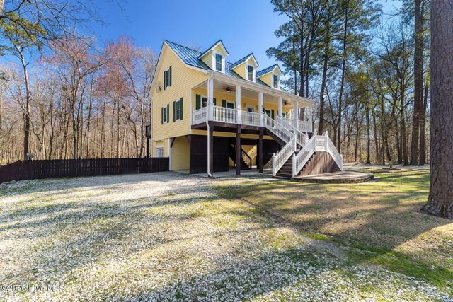 815 Riverview Drive, Burgaw, NC 28425