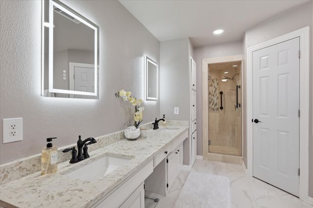 2012 Cripple Creek Lane, Lewisville, TX 75077