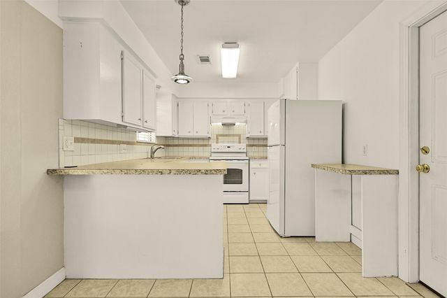 2003 Kingsway Drive, League City, TX 77573