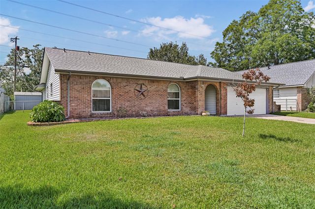 2003 Kingsway Drive, League City, TX 77573