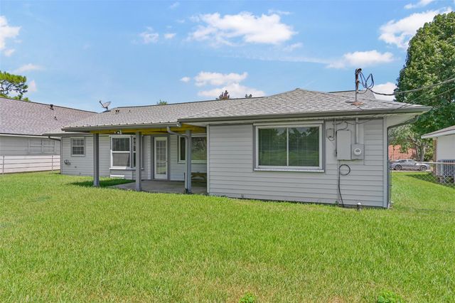 2003 Kingsway Drive, League City, TX 77573