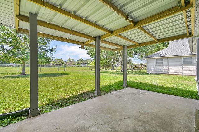 2003 Kingsway Drive, League City, TX 77573