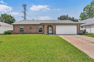 2003 Kingsway Drive, League City, TX 77573