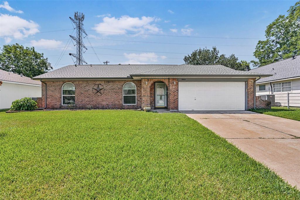 2003 Kingsway Drive, League City, TX 77573