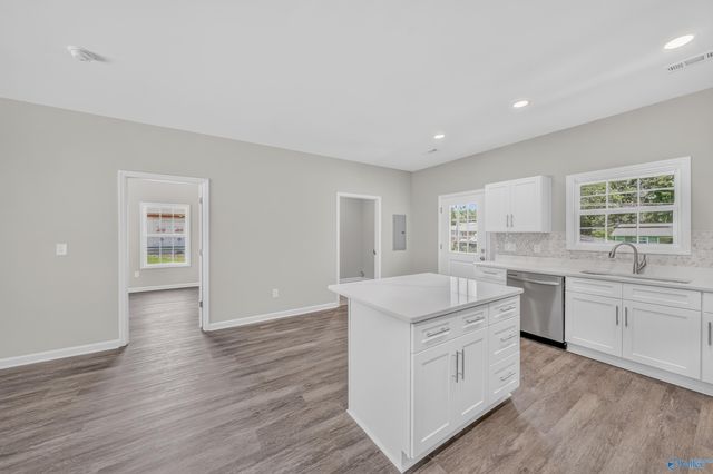 403 Mcdonald Lane, Guntersville, AL 35976