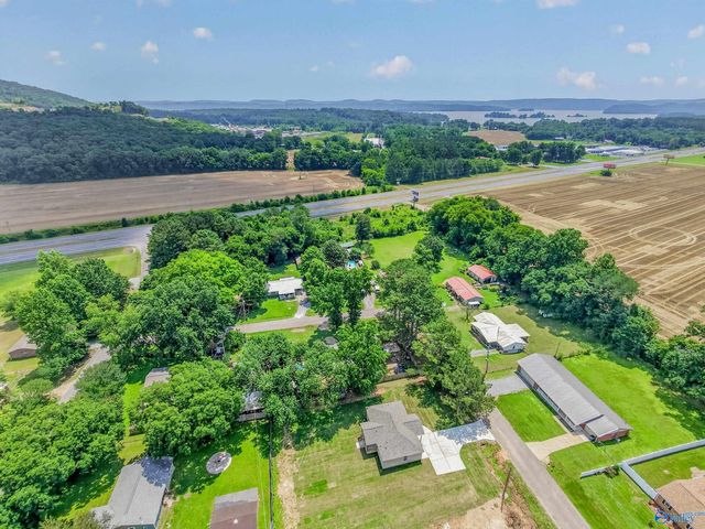 403 Mcdonald Lane, Guntersville, AL 35976