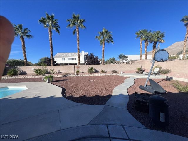 6596 Secluded Avenue, Las Vegas, NV 89110