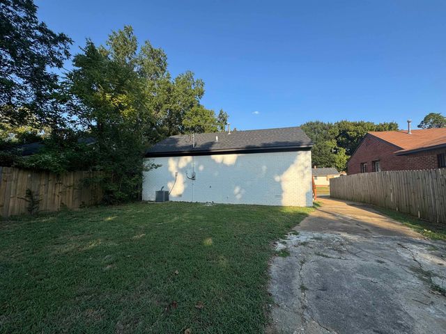 1971 BELMAR ST, Memphis, TN 38106