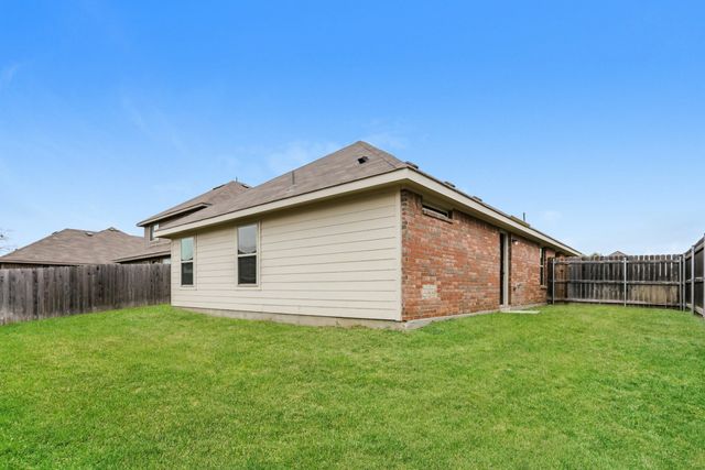 1607 Dove Circle, Ennis, TX 75119