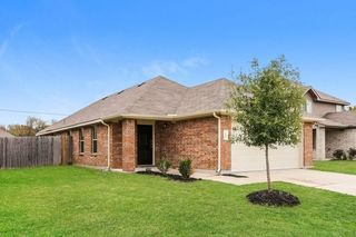 1607 Dove Circle, Ennis, TX 75119